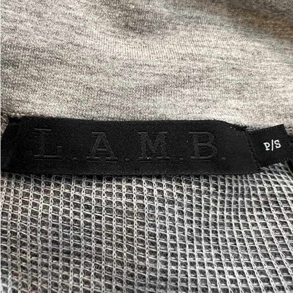 NEW L.A.M.B Women's Lightweight Waffle Thermal Blouse Size S in Gray Raw Hem - Picture 4 of 7